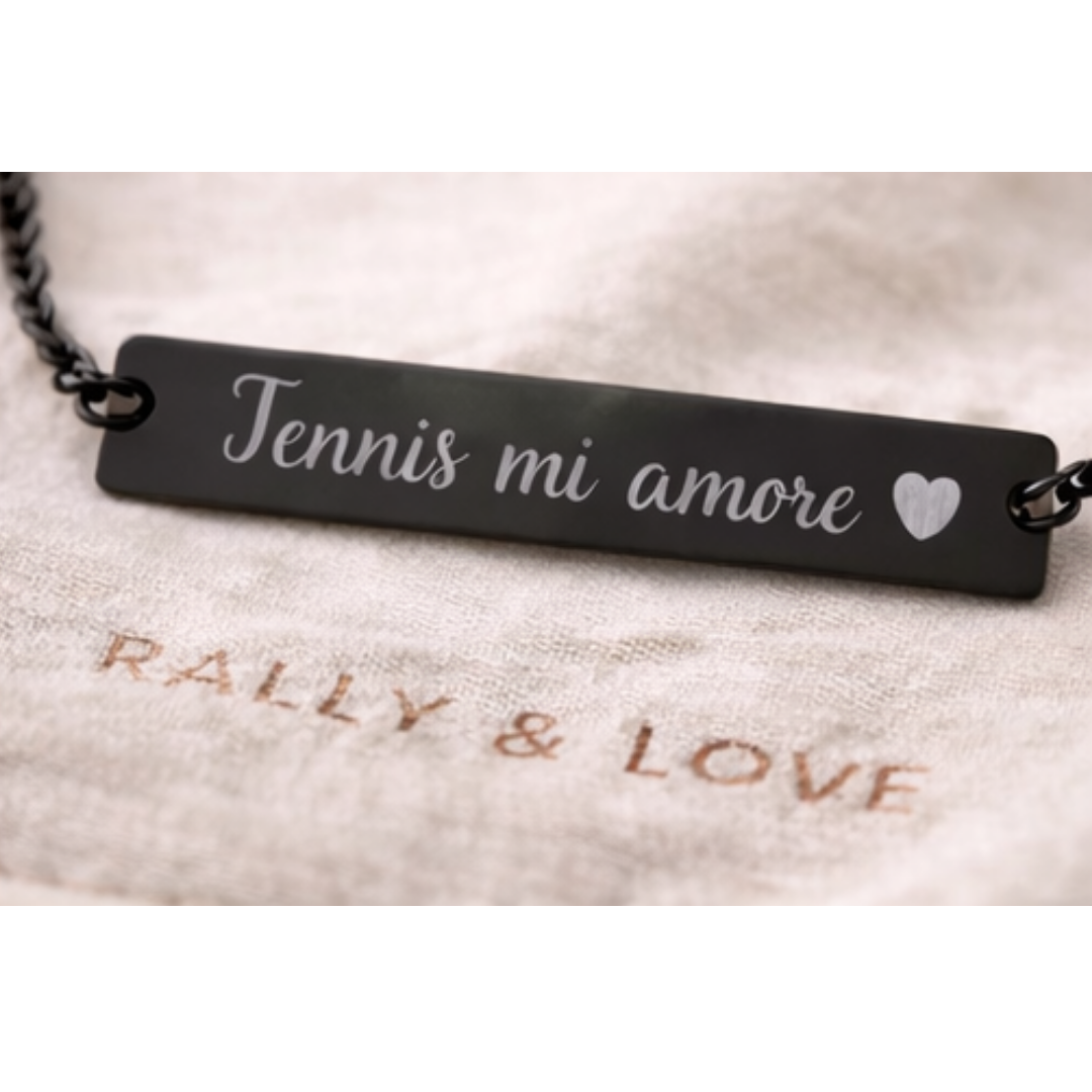 Engraved Horizontal Bar Necklace Pendent — Tennis mi amore/Heart