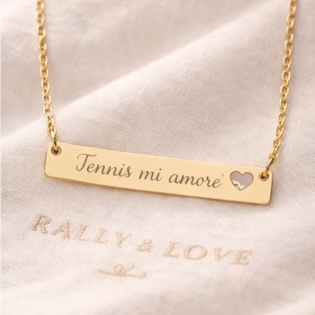 Engraved Cutout Heart Bar Necklace — Tennis mi amore/heart cutout